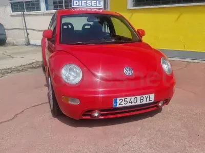Usado VW New Beetle 90 CV (66 kW) 1999 Rojo Utilitario