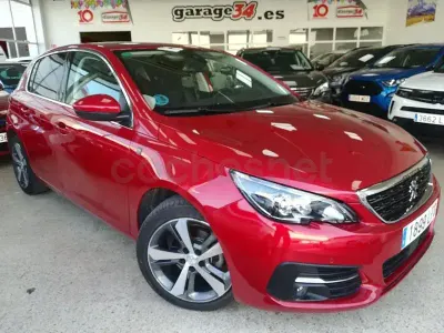 Usado Peugeot 308 130 CV (95 kW) 2020 Granate Berlina