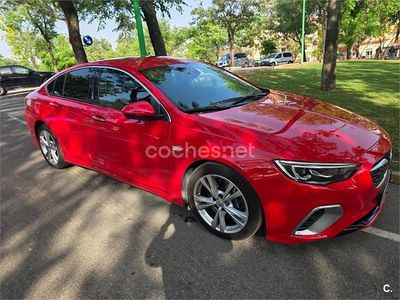 Usado Opel Insignia Excellence 210 CV (154 kW) 2018 Rojo Familiar