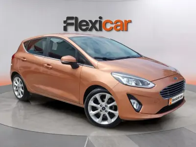 Usado Ford Fiesta Titanium 85 CV (62 kW) 2018 Naranja Utilitario