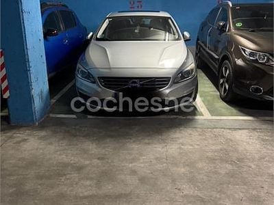 Usado Volvo S60 R-Design Momentum 181 CV (133 kW) 2015 Gris / plata Berlina