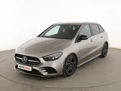 Usado Mercedes B200 AMG line 150 CV (110 kW) 2021 Gris Utilitario