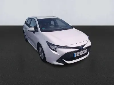 Usado Toyota Corolla Active 121 CV (88 kW) 2023 Blanco Familiar