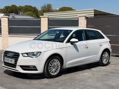 Usado Audi A3 Ambiente 122 CV (89 kW) 2013 Blanco Berlina