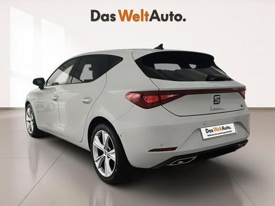 Usado Seat Leon FR 116 CV (85 kW) 2025 Blanco Berlina