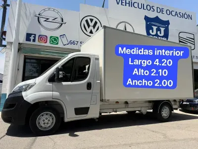 Usado Citroën Jumper 140 CV (102 kW) 2023 Blanco Monovolumen