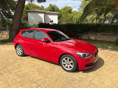 Usado BMW 118 Sport Line 143 CV (105 kW) 2015 Rojo Utilitario