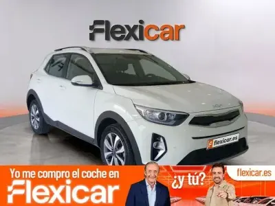 Usado Kia Stonic 101 CV (74 kW) 2025 Blanco SUV