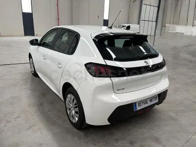 Usado Peugeot 208 Active 100 CV (73 kW) 2022 Blanco Utilitario