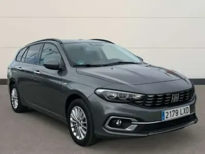 Usado Fiat Tipo Life 95 CV (69 kW) 2022 Gris Familiar