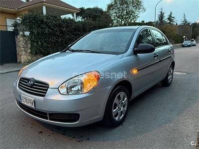 Usado Hyundai Accent 110 CV (80 kW) 2006 Gris / plata Berlina