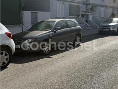Usado Nissan Almera 82 CV (60 kW) 2005 Gris / plata Berlina