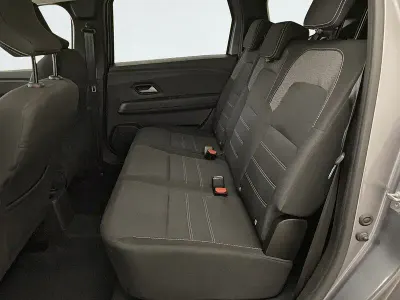 Usado Dacia Jogger Expression 101 CV (74 kW) 2025 Gris Monovolumen