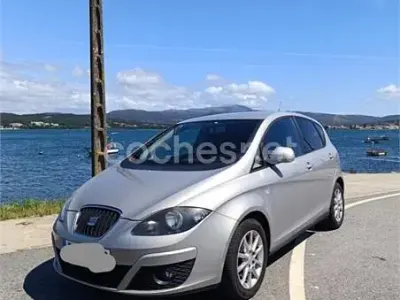 Usado Seat Altea Ecomotive 105 CV (77 kW) 2010 Beige Monovolumen