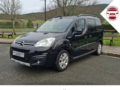 Usado Citroën Berlingo Live 100 CV (73 kW) 2016 Negro Monovolumen