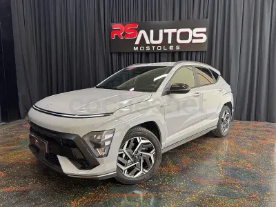 Usado Hyundai Kona N Line 141 CV (103 kW) 2025 Gris / plata SUV