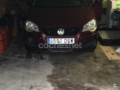 Usado VW Polo Advance 100 CV (73 kW) 2005 Granate Utilitario