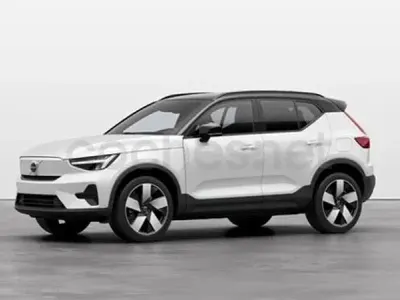 Begagnad Volvo XC40 Plus 185 kW (252 HK) 2023 Vit SUV