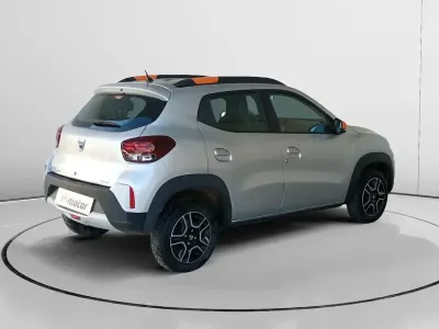 Usado Dacia Spring Comfort Plus 33 kW (45 CV) 2022 Gris Utilitario