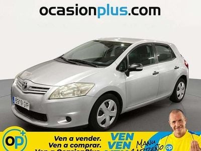 Usado Toyota Auris Live 90 CV (66 kW) 2010 Plateado Utilitario