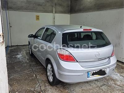 Gris / plata Usado 2006 Opel Astra Enjoy Berlina | 3000 € (Precio justo)