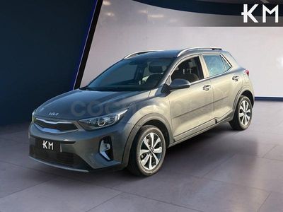 Usado Kia Stonic 84 HP (61 kW) 2023 Cinzento SUV