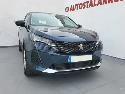 Usado Peugeot 3008 Active 130 CV (95 kW) 2022 Azul SUV