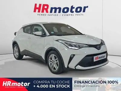 Begagnad Toyota C-HR Active 122 HK (89 kW) 2023 Vit SUV