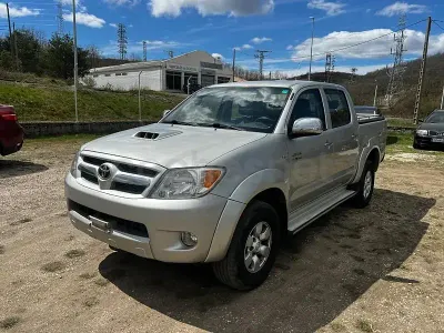 Usado Toyota HiLux 171 CV (125 kW) 2008 Gris / plata Pickup/Camioneta