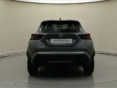 Usado Nissan Juke N-Connecta 114 CV (83 kW) 2023 Skline grey (metalizado) SUV