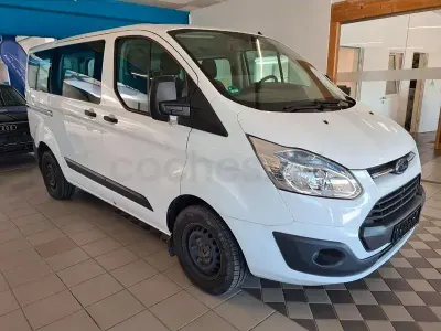 Usado Ford 300 Titanium 125 CV (91 kW) 2015 Blanco Monovolumen