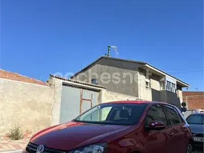 Usado VW Golf VII 105 CV (77 kW) 2012 Rojo Berlina