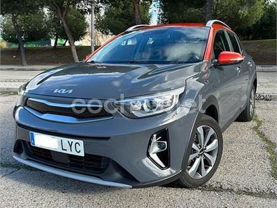 Usado Kia Stonic Plus 84 CV (61 kW) 2022 Gris / plata SUV