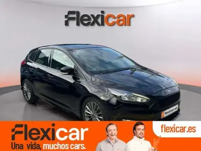 Używany Ford Focus ST-Line 125 KM (91 kW) 2017 Czarny Hatchback