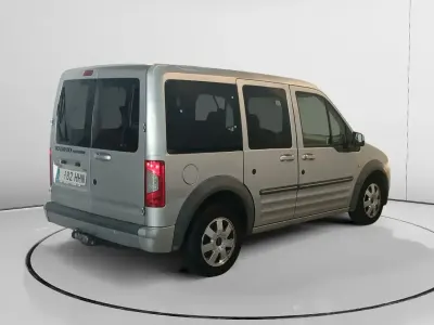 Usado Ford Tourneo Connect Trend 110 CV (80 kW) 2011 Gris / plata Monovolumen