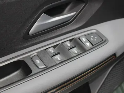 Usado Dacia Jogger Extreme 140 CV (102 kW) 2025 Lique caqui Monovolumen