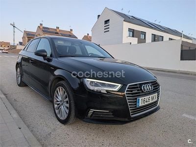 Usado Audi e-tron Sport 150 kW (204 CV) 2018 Negro SUV
