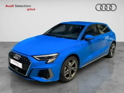 Usado Audi A3 S-Line 116 CV (85 kW) 2023 Azul Berlina