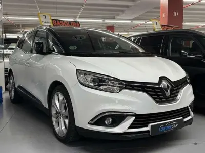 Usado Renault Grand Scénic IV Zen 131 CV (96 kW) 2017 Blanco Monovolumen