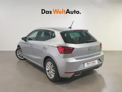 Usado Seat Ibiza FR 110 CV (80 kW) 2023 Gris Utilitario