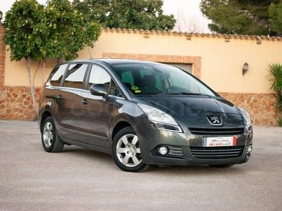 Usado Peugeot 5008 Active 112 CV (82 kW) 2012 Gris Monovolumen