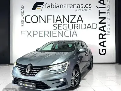 Usado Renault Mégane II Zen 115 CV (84 kW) 2021 Gris Berlina
