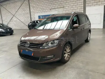 Usado VW Sharan Edition 140 CV (102 kW) 2014 Marrón Monovolumen
