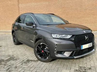 Usado DS Automobiles DS7 Crossback 180 CV (132 kW) 2020 Gris / plata SUV
