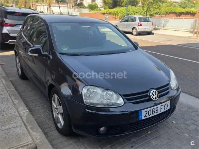 Usado VW Golf V Trendline 102 CV (75 kW) 2007 Negro Berlina