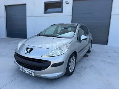 Usado Peugeot 207 75 CV (55 kW) 2008 Gris / plata Berlina