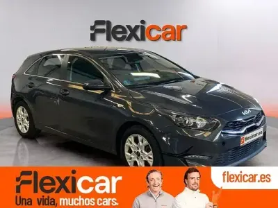 Usado Kia Ceed 136 CV (100 kW) 2023 Gris Utilitario