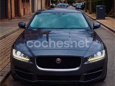 Gris / plata Usado 2016 Jaguar XE Portfolio Berlina | 9000 € (Super precio)