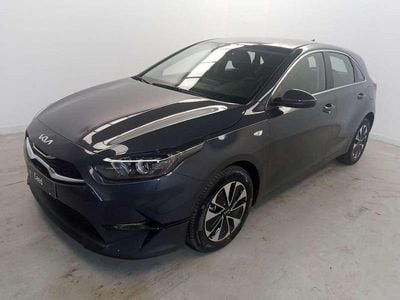 Usado Kia Ceed 101 CV (74 kW) 2024 Negro Utilitario
