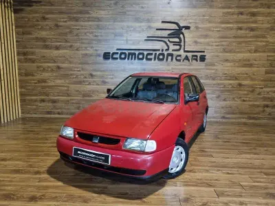 Usado Seat Ibiza 60 CV (44 kW) 1997 Rojo Utilitario